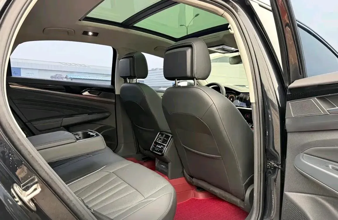 2024 Volkswagen Passat 2.0T 186HP L4 7DCT,autocango,china used car exporter,china ev exporter,chinese used car exporter,chinese used ev exporter