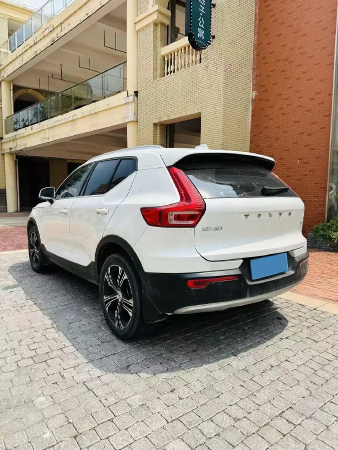 2022 Volvo XC40 2.0T 190HP L4 8AT,autocango,china used car exporter,china ev exporter,chinese used car exporter,chinese used ev exporter
