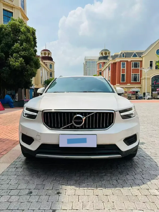 2022 Volvo XC40 2.0T 190HP L4 8AT,autocango,china used car exporter,china ev exporter,chinese used car exporter,chinese used ev exporter
