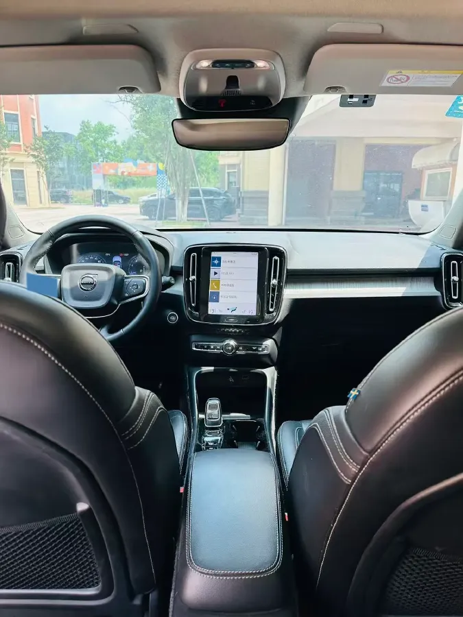 2022 Volvo XC40 2.0T 190HP L4 8AT,autocango,china used car exporter,china ev exporter,chinese used car exporter,chinese used ev exporter