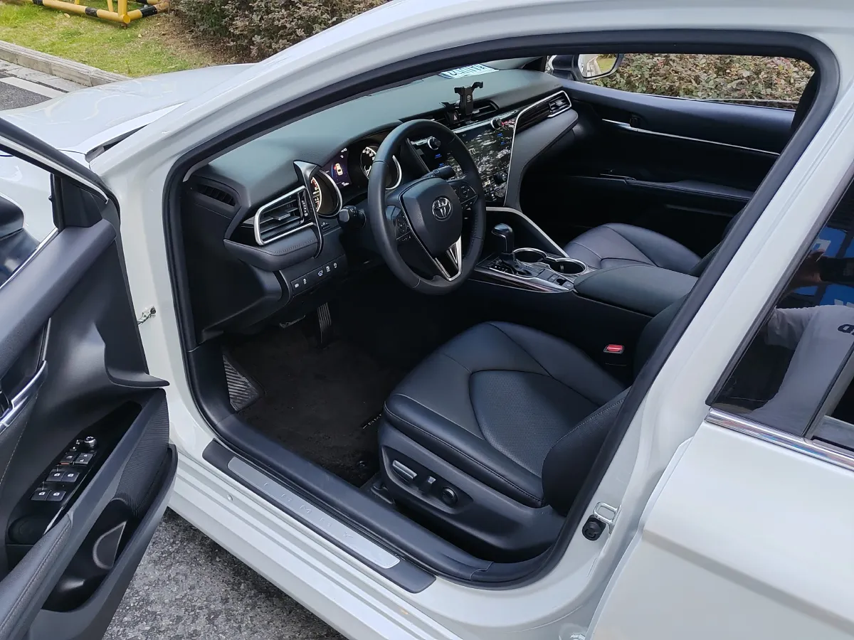 2019 Toyota Camry 2.0L 178HP L4 CVT,autocango,china used car exporter,china ev exporter,chinese used car exporter,chinese used ev exporter