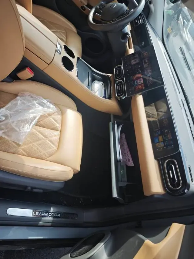 2024 Leapmotor C01 1.5L 95HP L4 REEV 43.7KWH,autocango,china used car exporter,china ev exporter,chinese used car exporter,chinese used ev exporter