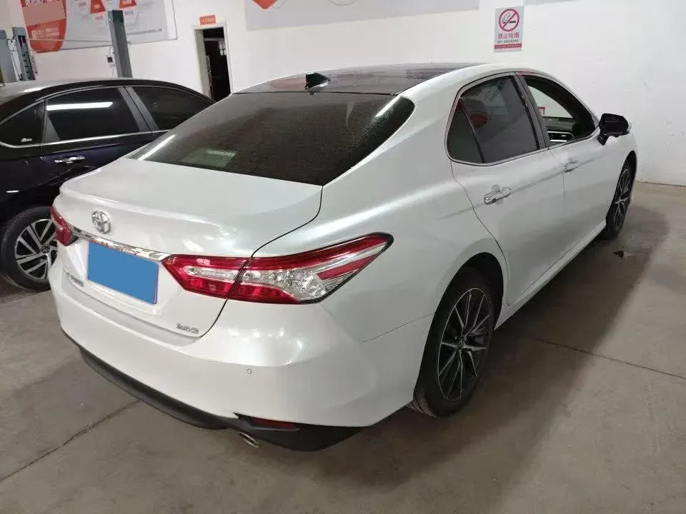 2021 Toyota Camry 2.5L 209HP L4 8AT,autocango,china used car exporter,china ev exporter,chinese used car exporter,chinese used ev exporter