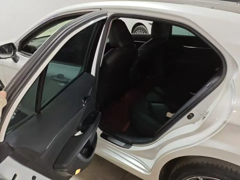 2021 Toyota Camry 2.5L 209HP L4 8AT,autocango,china used car exporter,china ev exporter,chinese used car exporter,chinese used ev exporter