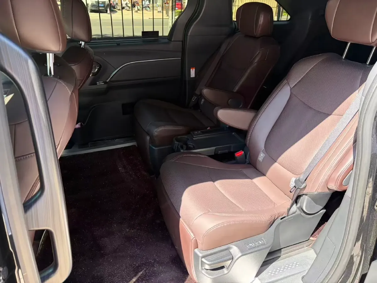 2026 Toyota Granvia 2.5L 189HP L4 E-CVT Hybrid,autocango,china used car exporter,china ev exporter,chinese used car exporter,chinese used ev exporter
