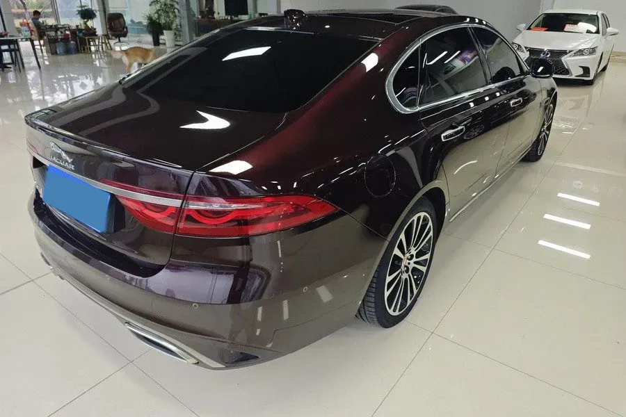 2021 Jaguar XFL 2.0T 200HP L4 8AT,autocango,china used car exporter,china ev exporter,chinese used car exporter,chinese used ev exporter
