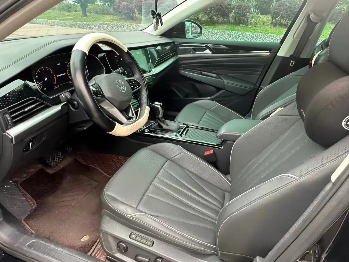 2024 Volkswagen Passat 2.0T 220HP L4 7DCT,autocango,china used car exporter,china ev exporter,chinese used car exporter,chinese used ev exporter