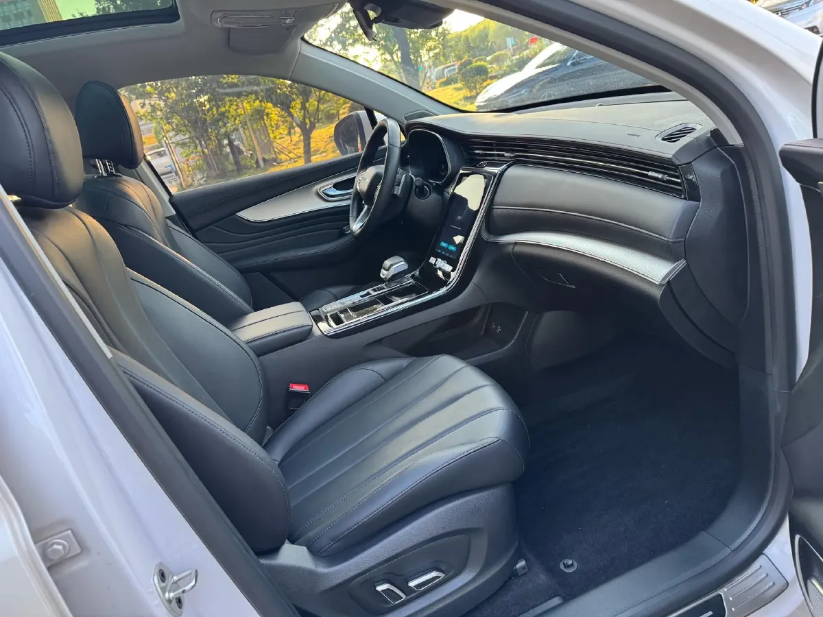 2019 Roewe RX5 MAX 2.0T 231HP L4 6DCT,autocango,china used car exporter,china ev exporter,chinese used car exporter,chinese used ev exporter