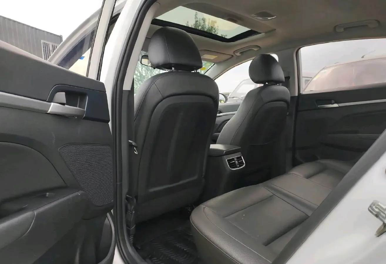 2020 Hyundai Elantra 1.5L 115HP L4 CVT,autocango,china used car exporter,china ev exporter,chinese used car exporter,chinese used ev exporter