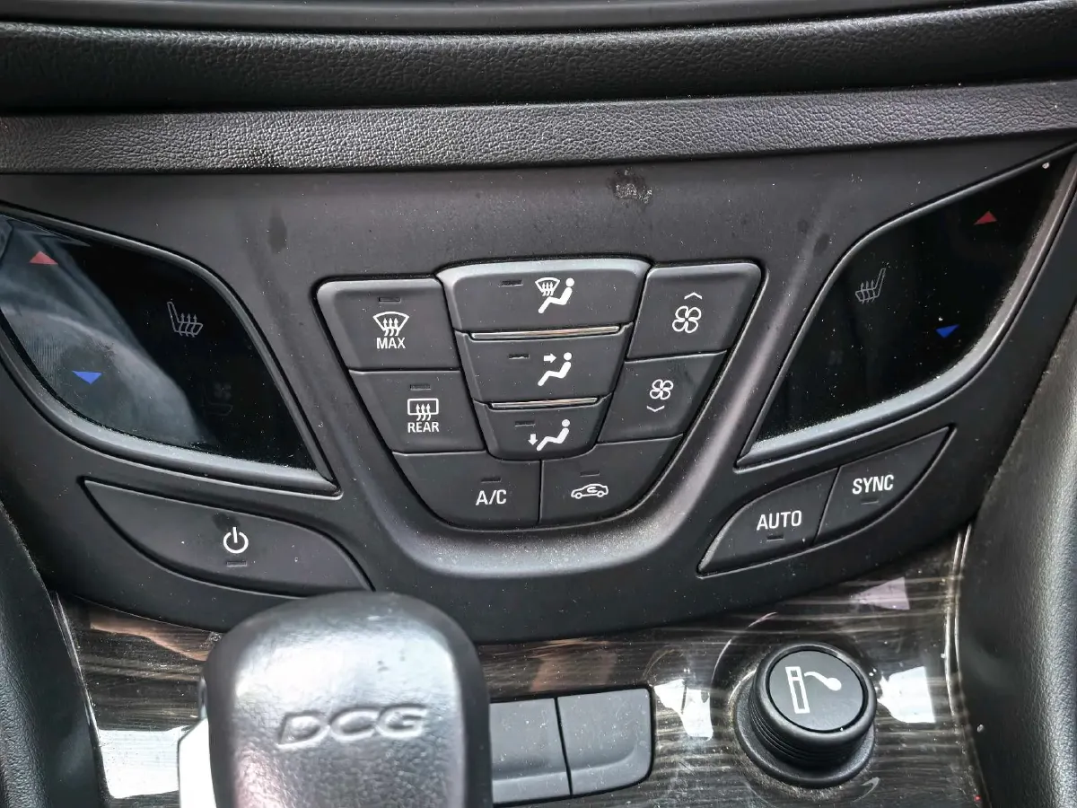 2020 Buick EnvisionPlus 1.5T 169HP L4 7DCT,autocango,china used car exporter,china ev exporter,chinese used car exporter,chinese used ev exporter