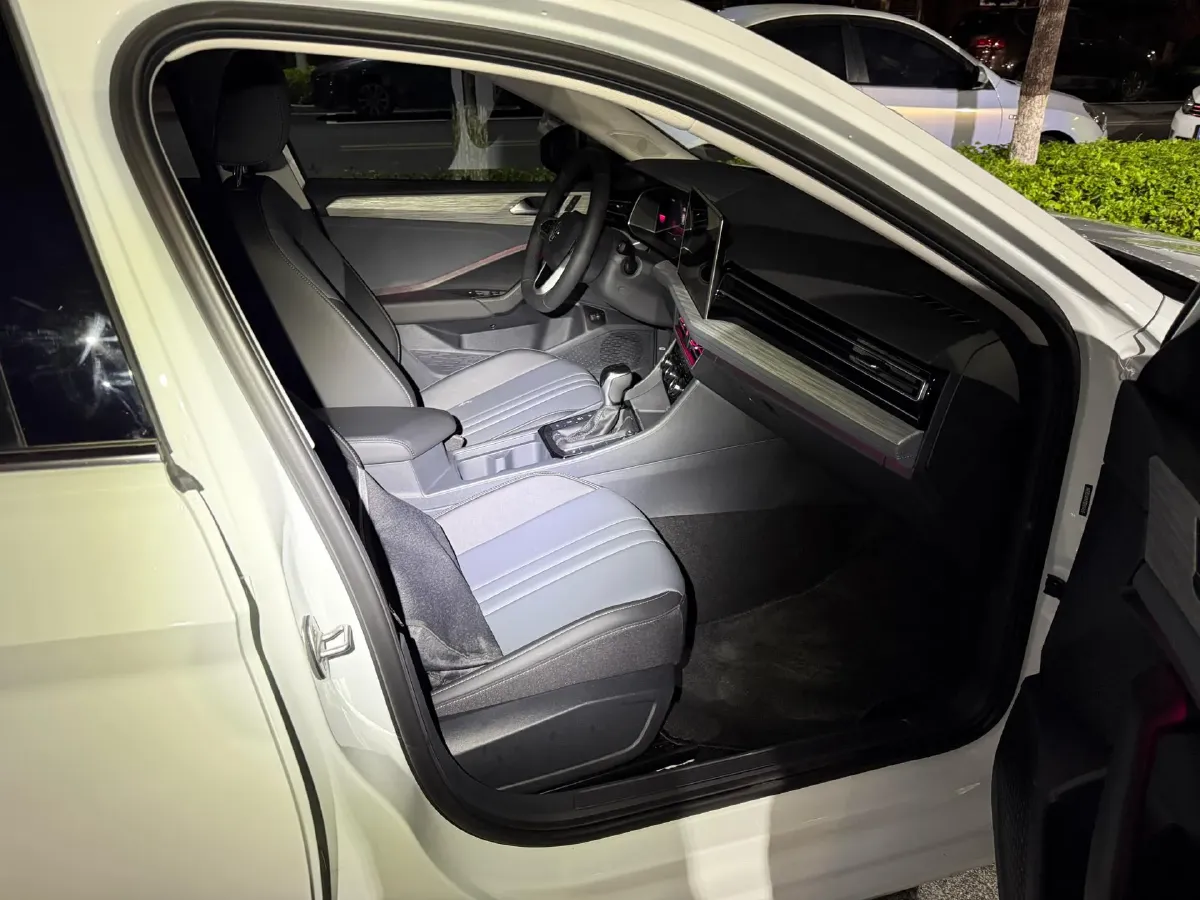 2026 Volkswagen Sagitar 1.5T 160HP L4 7DCT,autocango,china used car exporter,china ev exporter,chinese used car exporter,chinese used ev exporter