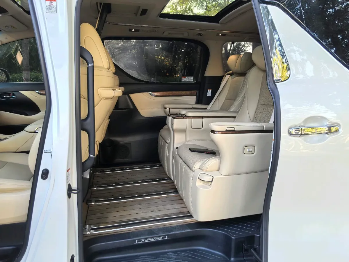 2018 Toyota Alphard 3.5L 275HP V6 6AT,autocango,china used car exporter,china ev exporter,chinese used car exporter,chinese used ev exporter