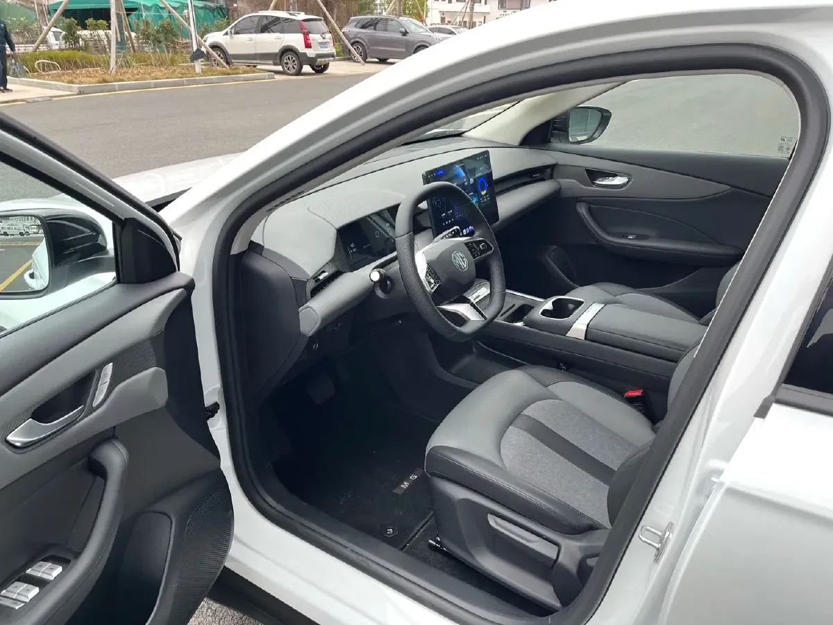 2025 MG MG ES5 BEV 49.1KWH,autocango,china used car exporter,china ev exporter,chinese used car exporter,chinese used ev exporter