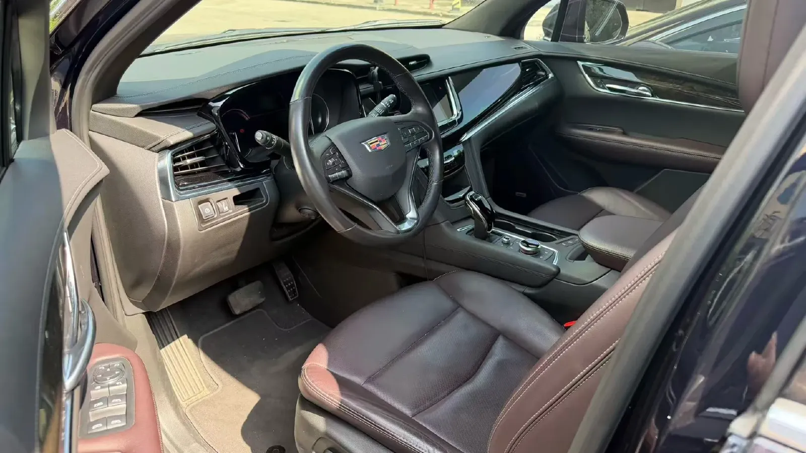 2021 Cadillac XT6 2.0T 237HP L4 9AT,autocango,china used car exporter,china ev exporter,chinese used car exporter,chinese used ev exporter