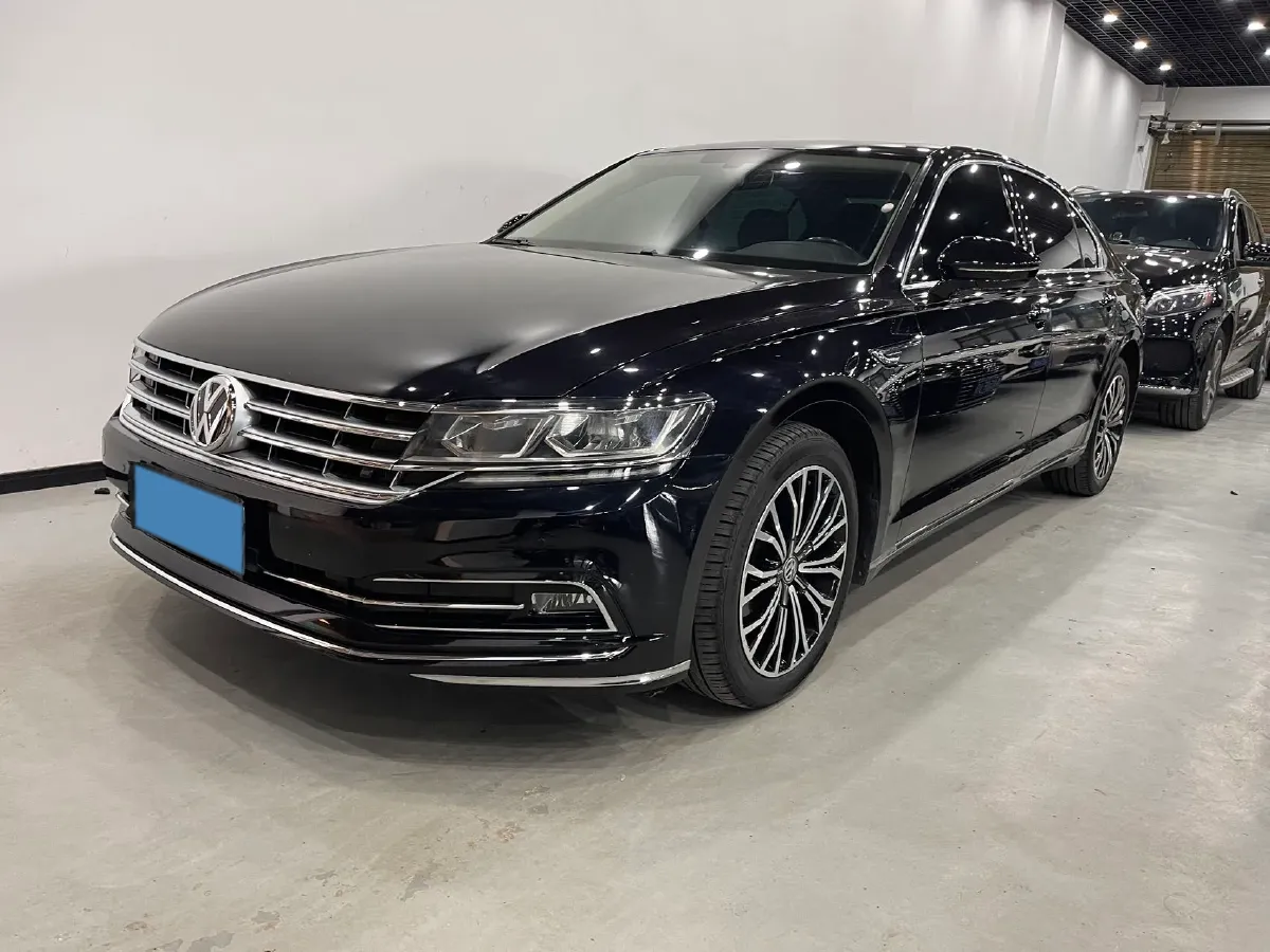 2019 Volkswagen Phideon 2.0T 224HP L4 7DCT,autocango,china used car exporter,china ev exporter,chinese used car exporter,chinese used ev exporter