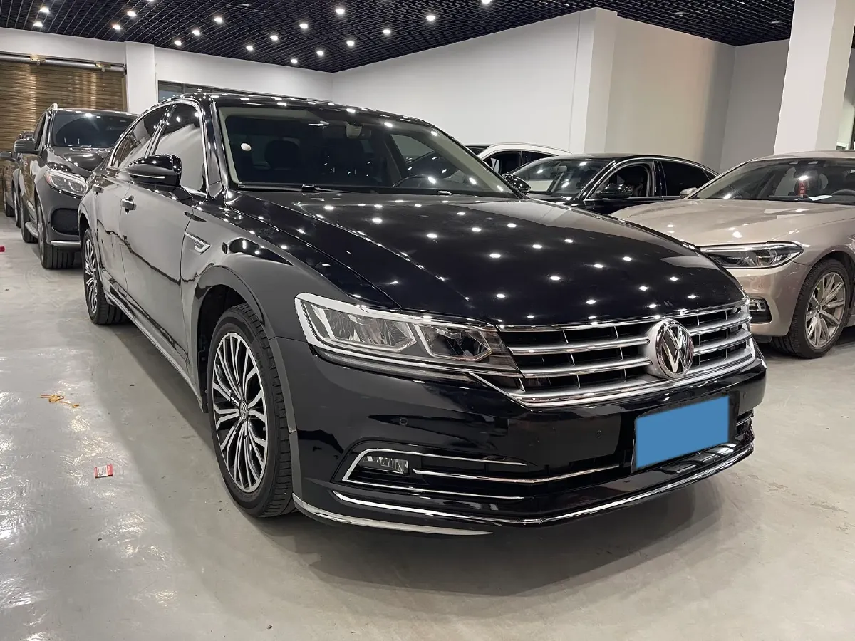 2019 Volkswagen Phideon 2.0T 224HP L4 7DCT,autocango,china used car exporter,china ev exporter,chinese used car exporter,chinese used ev exporter