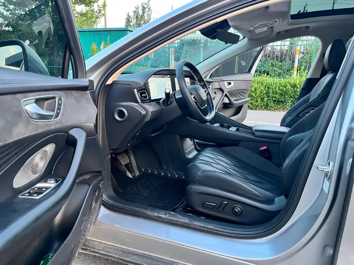 2023 Roewe D7 1.5L 112HP L4 1DHT PHEV 21.4KWH,autocango,china used car exporter,china ev exporter,chinese used car exporter,chinese used ev exporter