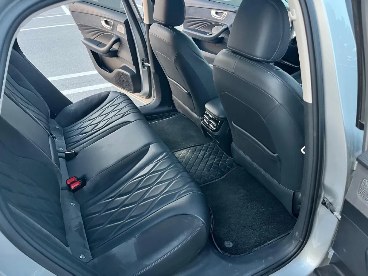 2023 Roewe D7 1.5L 112HP L4 1DHT PHEV 21.4KWH,autocango,china used car exporter,china ev exporter,chinese used car exporter,chinese used ev exporter