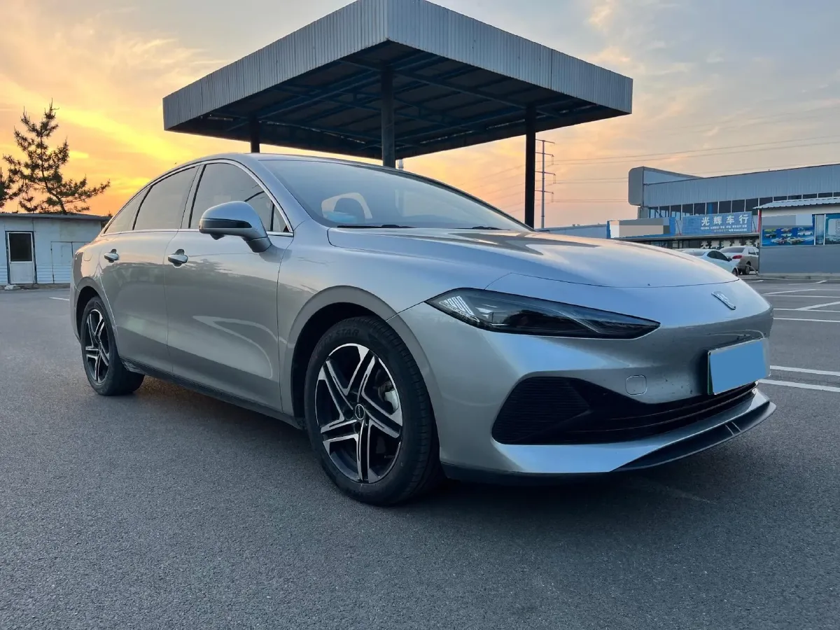 2023 Roewe D7 1.5L 112HP L4 1DHT PHEV 21.4KWH,autocango,china used car exporter,china ev exporter,chinese used car exporter,chinese used ev exporter