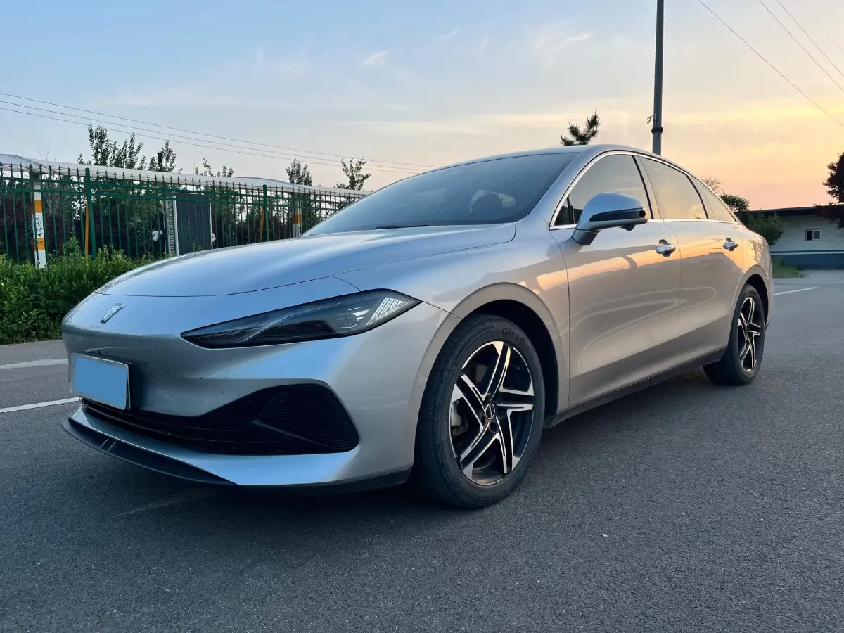 2023 Roewe D7 1.5L 112HP L4 1DHT PHEV 21.4KWH,autocango,china used car exporter,china ev exporter,chinese used car exporter,chinese used ev exporter