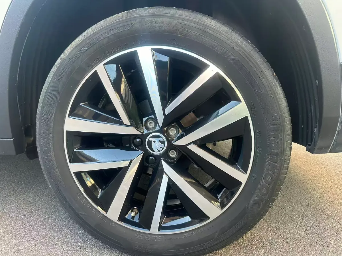 2021 Skoda Kamiq 1.5L 112HP L4 6AT,autocango,china used car exporter,china ev exporter,chinese used car exporter,chinese used ev exporter