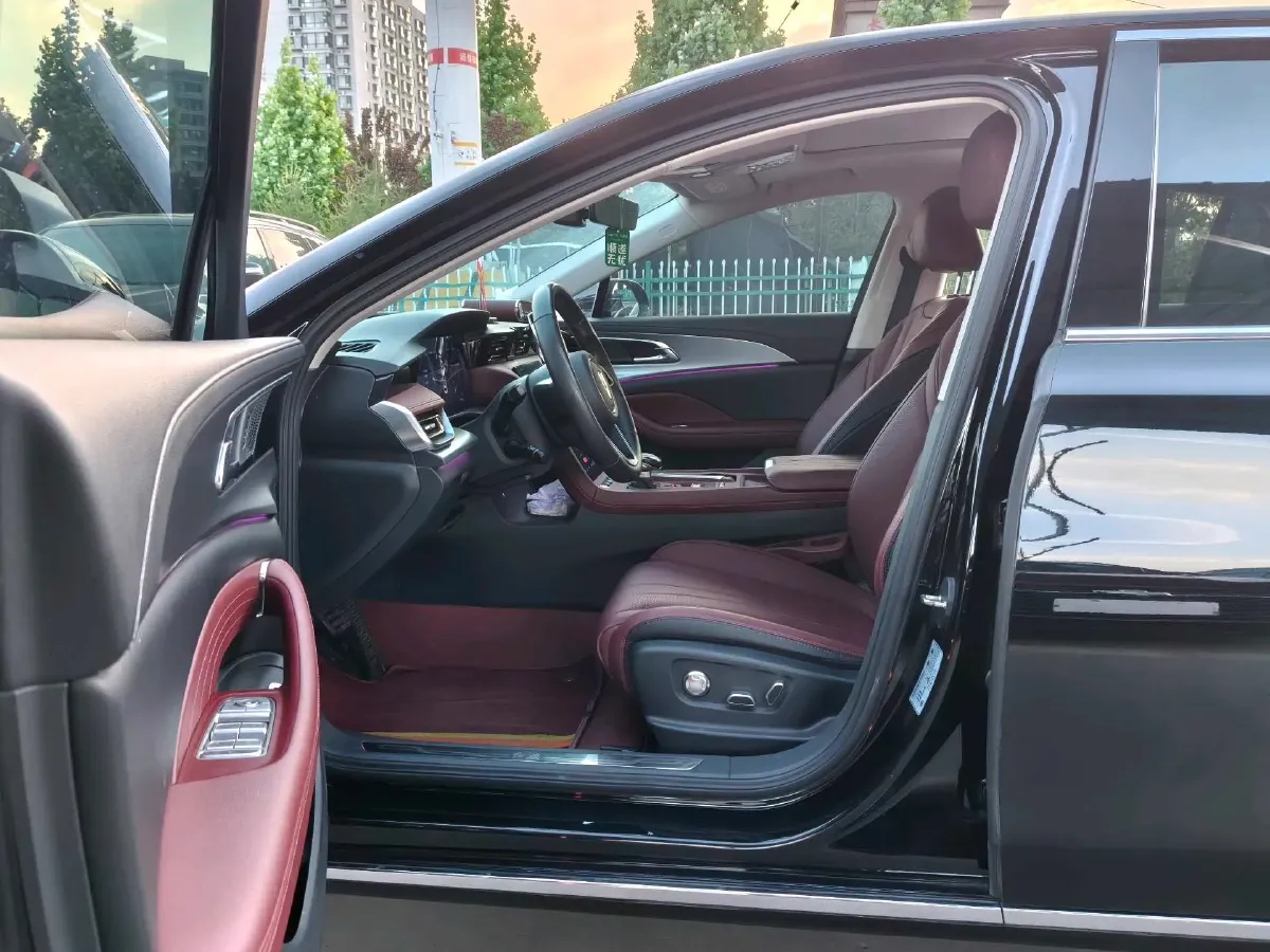 2023 HongQi H5 2.0T 224HP L4 8AT,autocango,china used car exporter,china ev exporter,chinese used car exporter,chinese used ev exporter