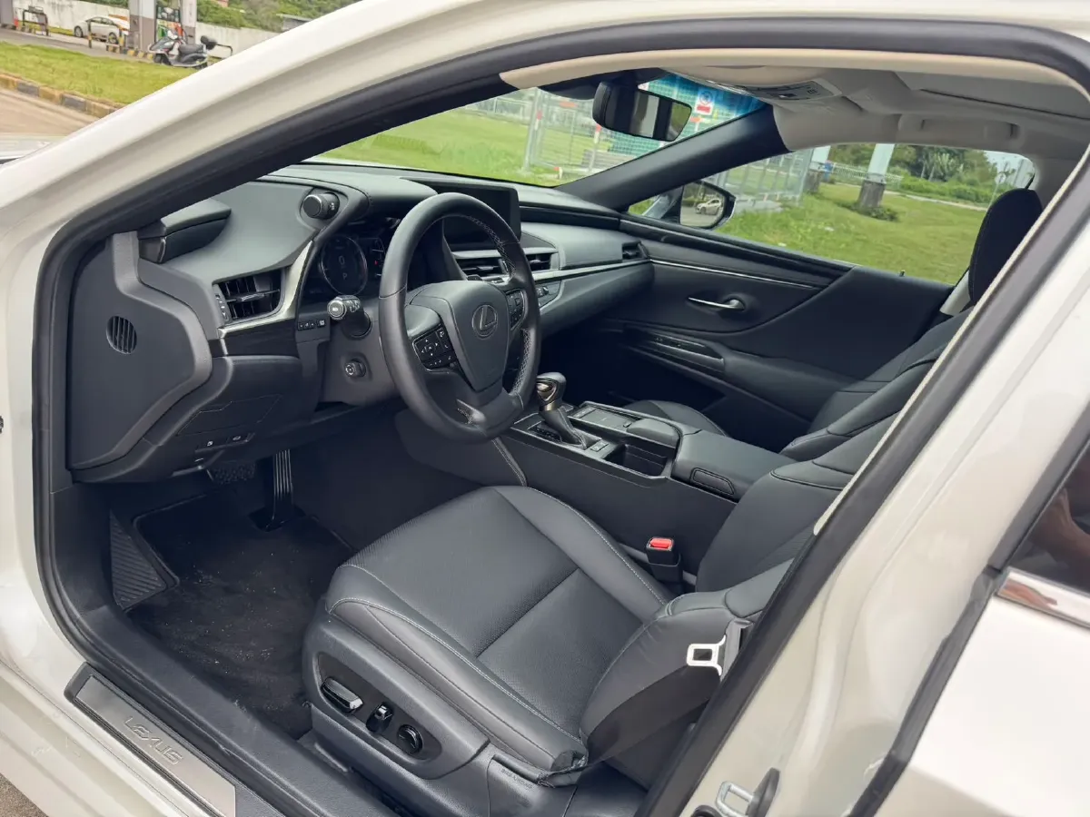 2020 Lexus ES 2.0L 173HP L4 CVT,autocango,china used car exporter,china ev exporter,chinese used car exporter,chinese used ev exporter