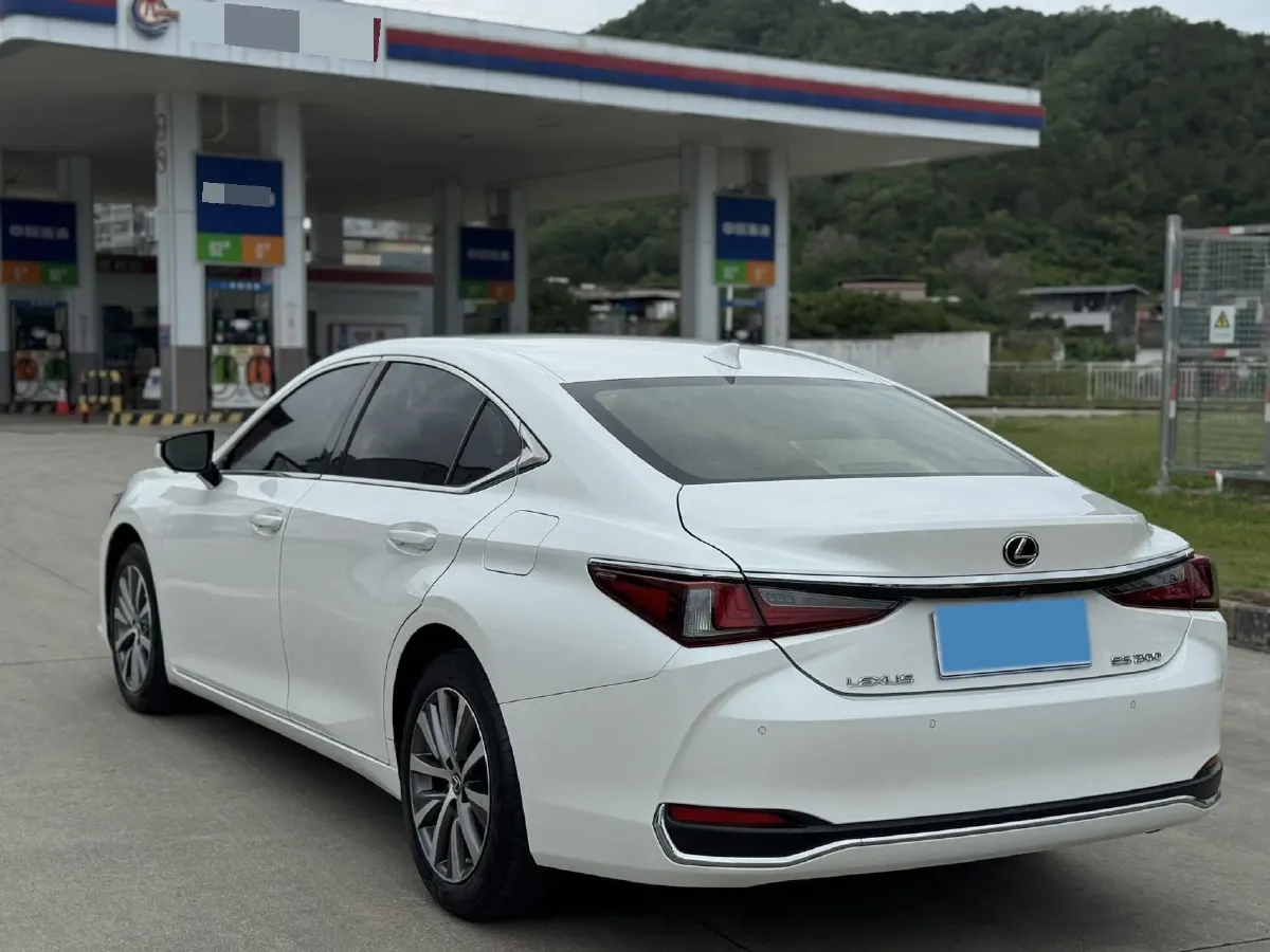 2020 Lexus ES 2.0L 173HP L4 CVT,autocango,china used car exporter,china ev exporter,chinese used car exporter,chinese used ev exporter