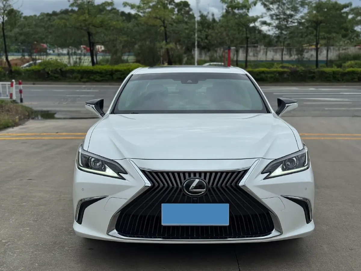 2020 Lexus ES 2.0L 173HP L4 CVT,autocango,china used car exporter,china ev exporter,chinese used car exporter,chinese used ev exporter