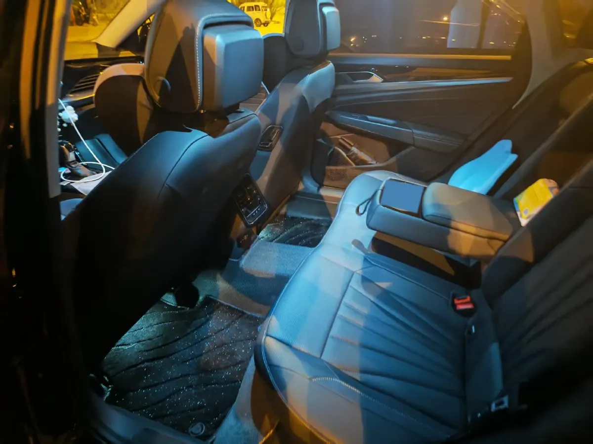 2025 Volkswagen Passat 2.0T 220HP L4 7DCT,autocango,china used car exporter,china ev exporter,chinese used car exporter,chinese used ev exporter