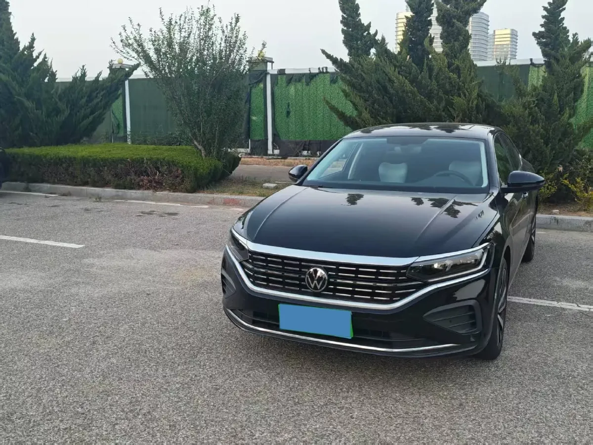 2025 Volkswagen Passat 2.0T 220HP L4 7DCT,autocango,china used car exporter,china ev exporter,chinese used car exporter,chinese used ev exporter