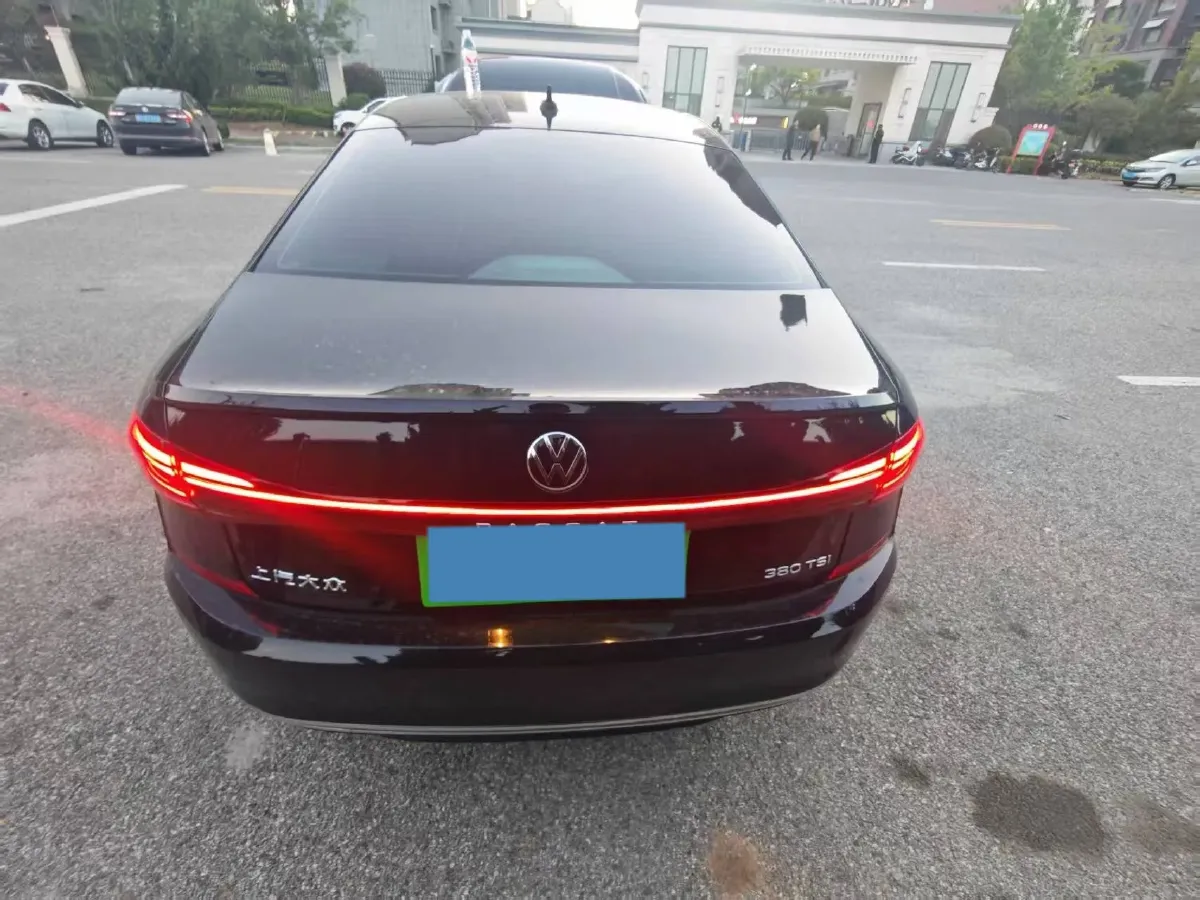 2025 Volkswagen Passat 2.0T 220HP L4 7DCT,autocango,china used car exporter,china ev exporter,chinese used car exporter,chinese used ev exporter