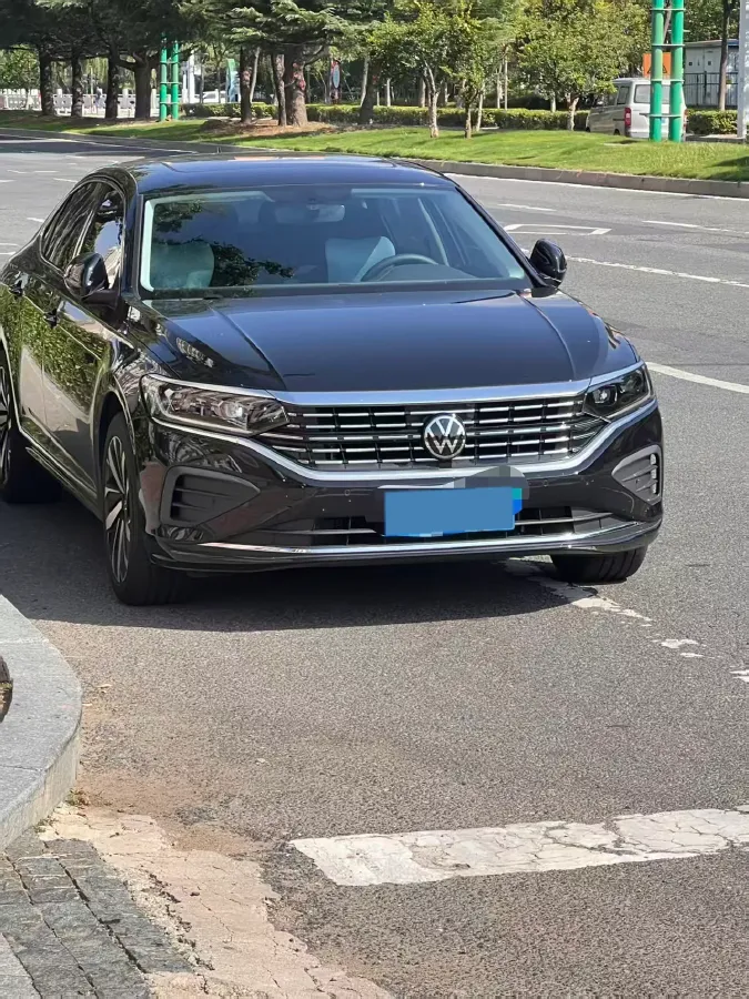 2025 Volkswagen Passat 2.0T 220HP L4 7DCT,autocango,china used car exporter,china ev exporter,chinese used car exporter,chinese used ev exporter