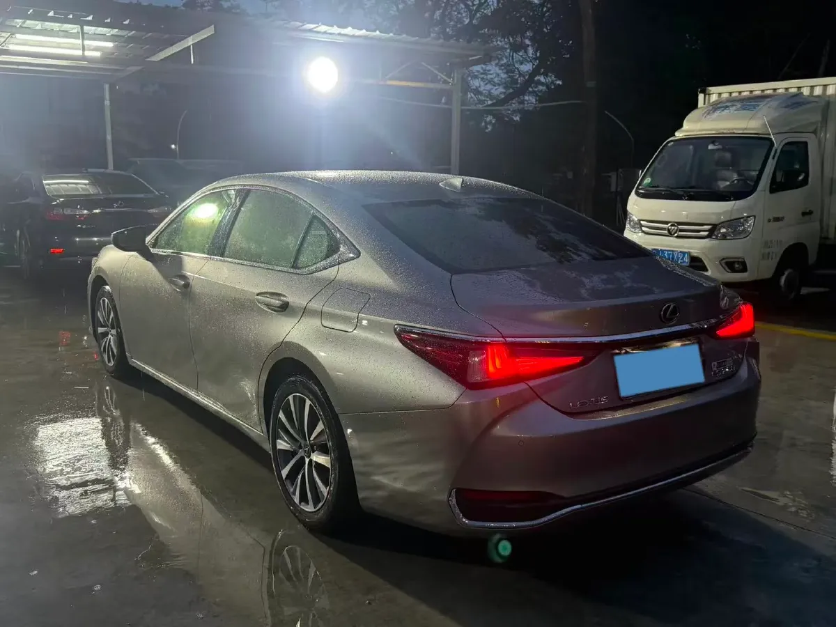 2020 Lexus ES 2.5L 207HP L4 8AT,autocango,china used car exporter,china ev exporter,chinese used car exporter,chinese used ev exporter