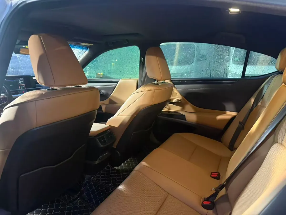 2020 Lexus ES 2.5L 207HP L4 8AT,autocango,china used car exporter,china ev exporter,chinese used car exporter,chinese used ev exporter