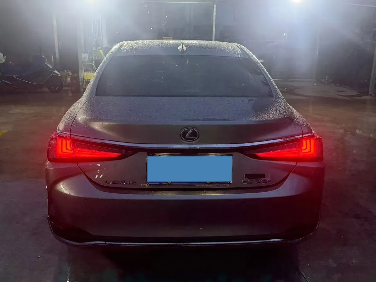 2020 Lexus ES 2.5L 207HP L4 8AT,autocango,china used car exporter,china ev exporter,chinese used car exporter,chinese used ev exporter
