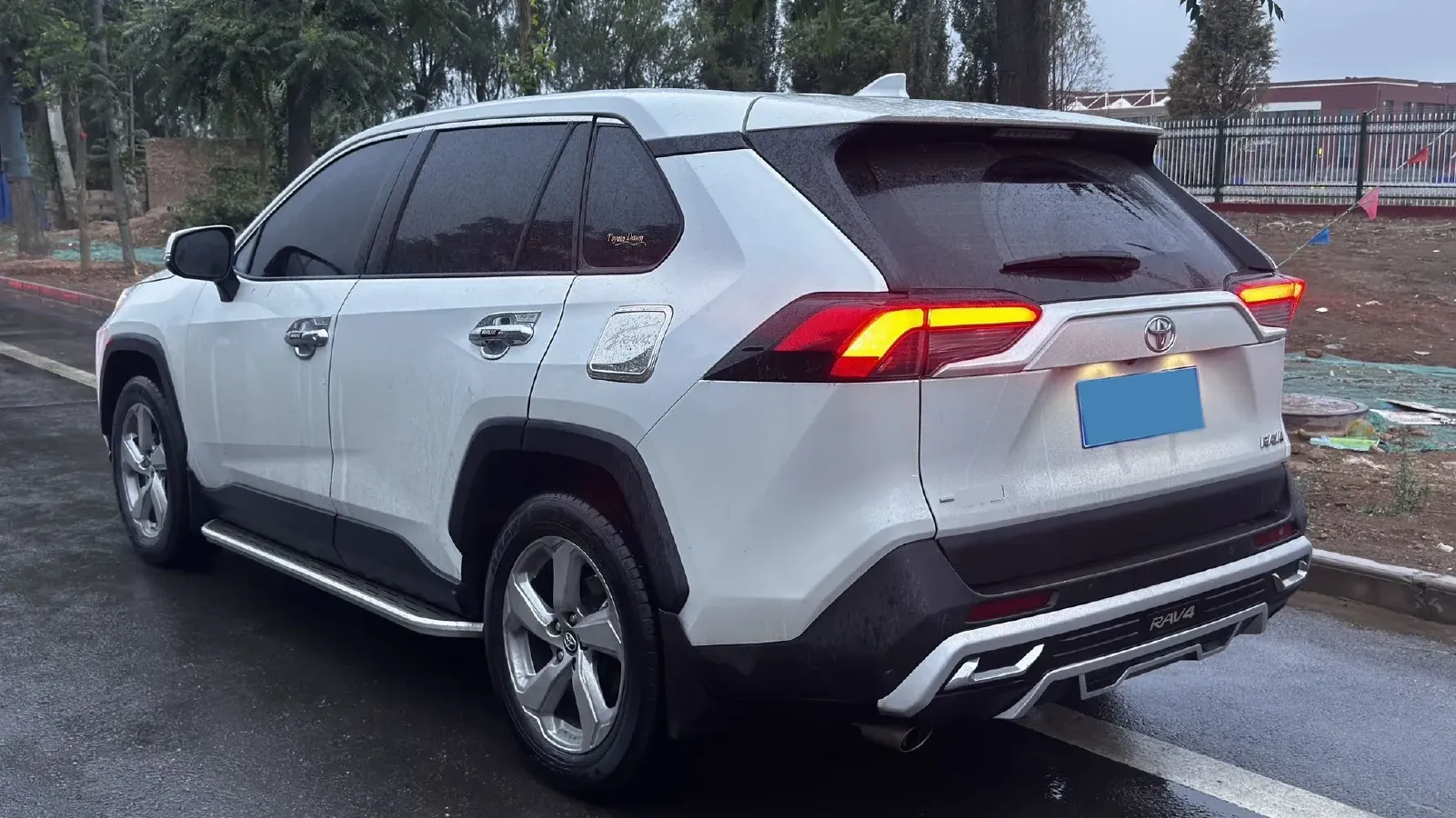 2022 Toyota RAV4 2.0L 171HP L4 CVT,autocango,china used car exporter,china ev exporter,chinese used car exporter,chinese used ev exporter