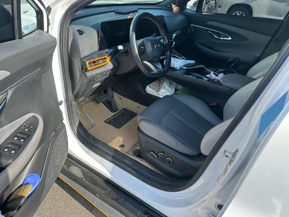 2022 ChangAn UNI-T 1.5T 188HP L4 7DCT,autocango,china used car exporter,china ev exporter,chinese used car exporter,chinese used ev exporter