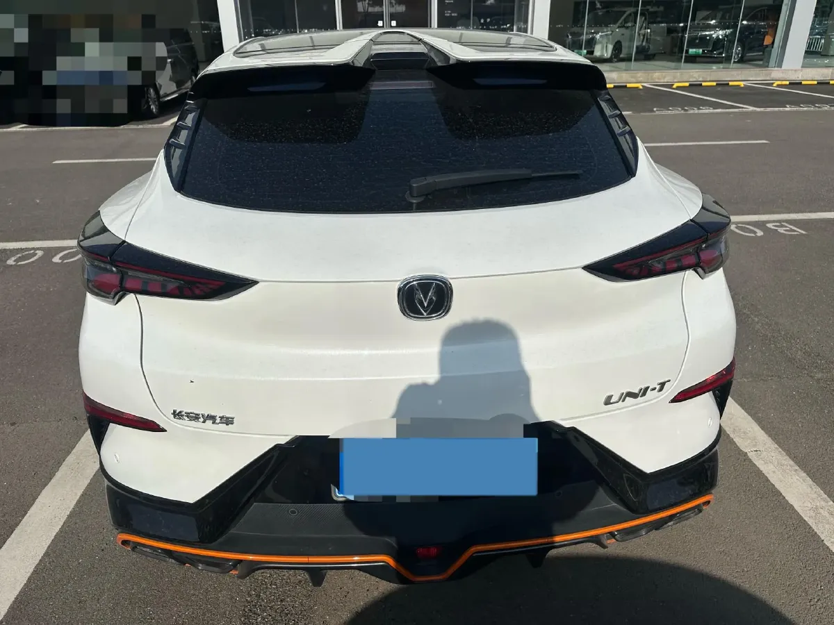 2022 ChangAn UNI-T 1.5T 188HP L4 7DCT,autocango,china used car exporter,china ev exporter,chinese used car exporter,chinese used ev exporter