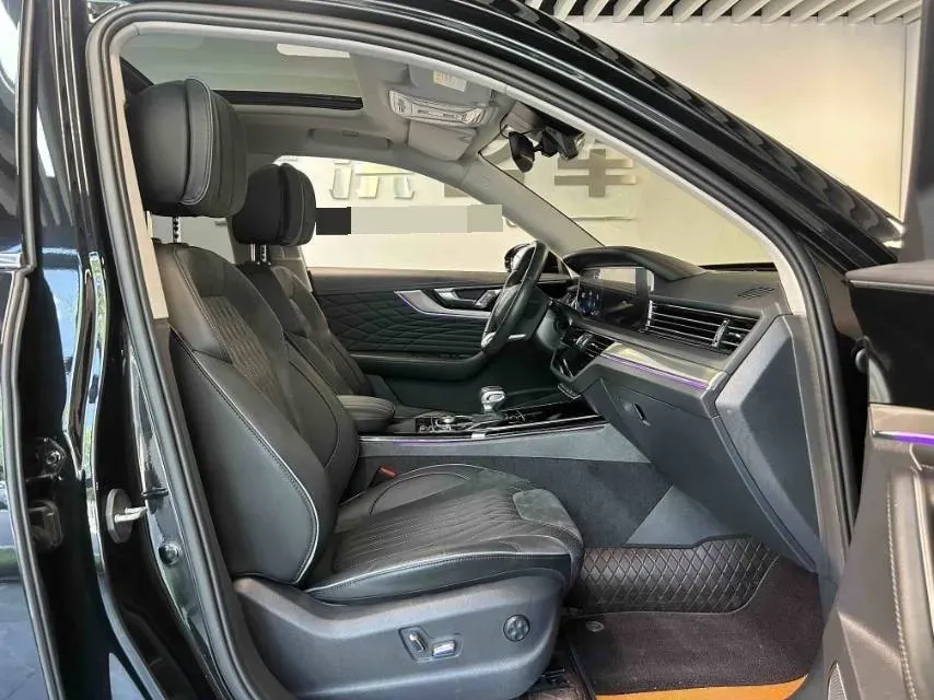 2022 HongQi HS5 2.0T 224HP L4 6AT,autocango,china used car exporter,china ev exporter,chinese used car exporter,chinese used ev exporter