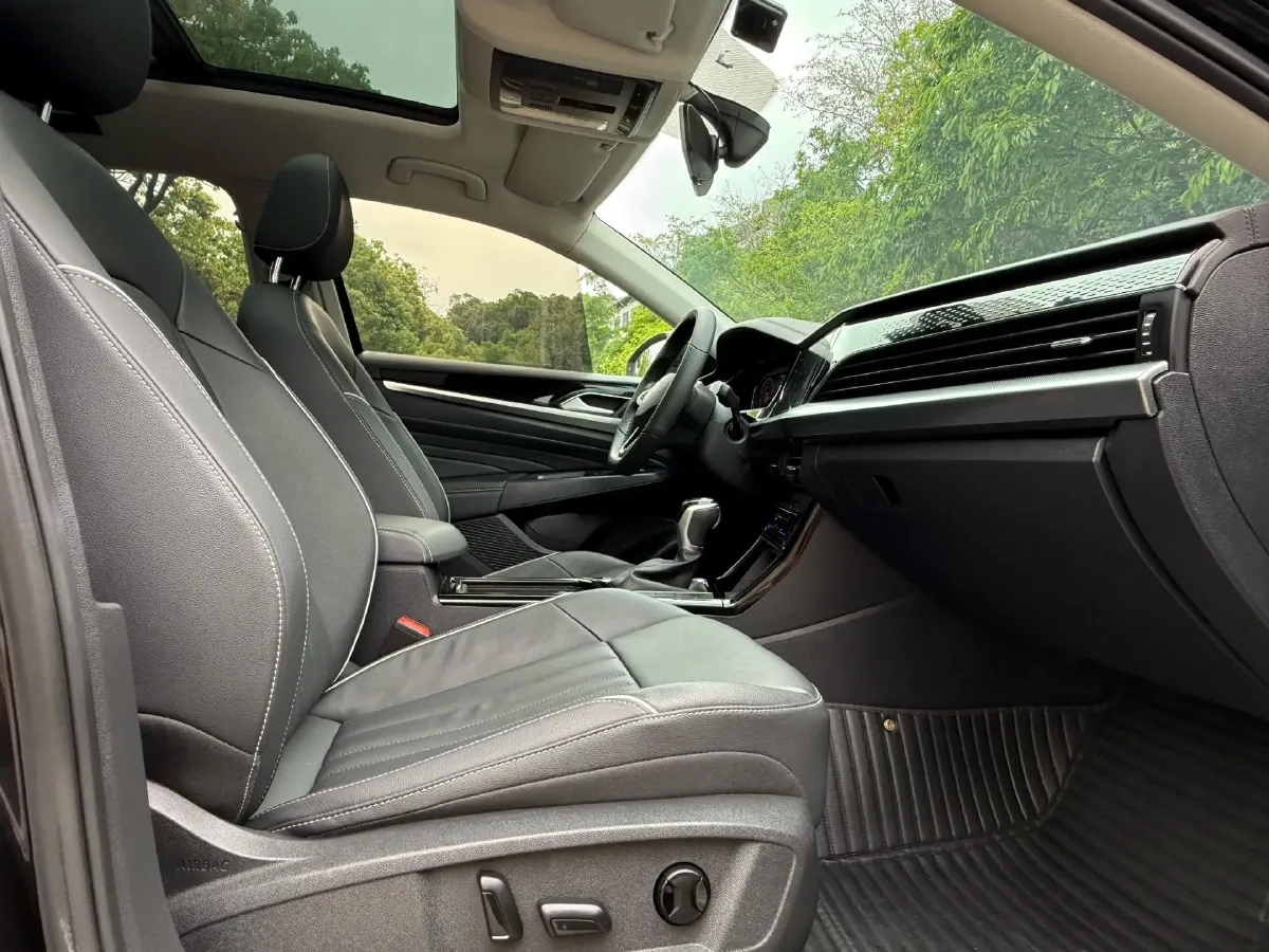 2022 Skoda Kodiak GT 2.0T 186HP L4 7DCT,autocango,china used car exporter,china ev exporter,chinese used car exporter,chinese used ev exporter