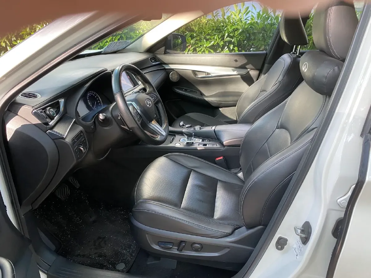 2018 Infiniti QX30 2.0T 211HP L4 7DCT,autocango,china used car exporter,china ev exporter,chinese used car exporter,chinese used ev exporter