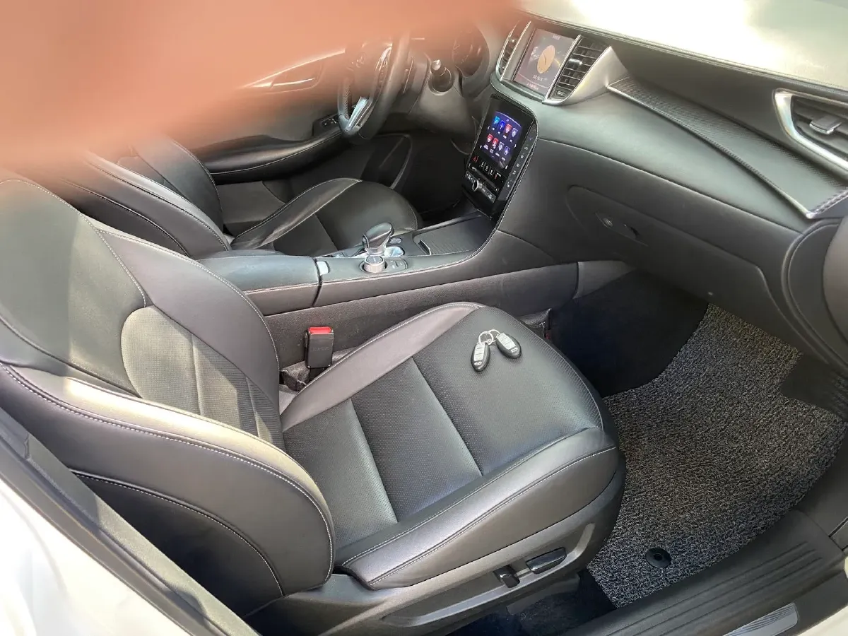 2018 Infiniti QX30 2.0T 211HP L4 7DCT,autocango,china used car exporter,china ev exporter,chinese used car exporter,chinese used ev exporter