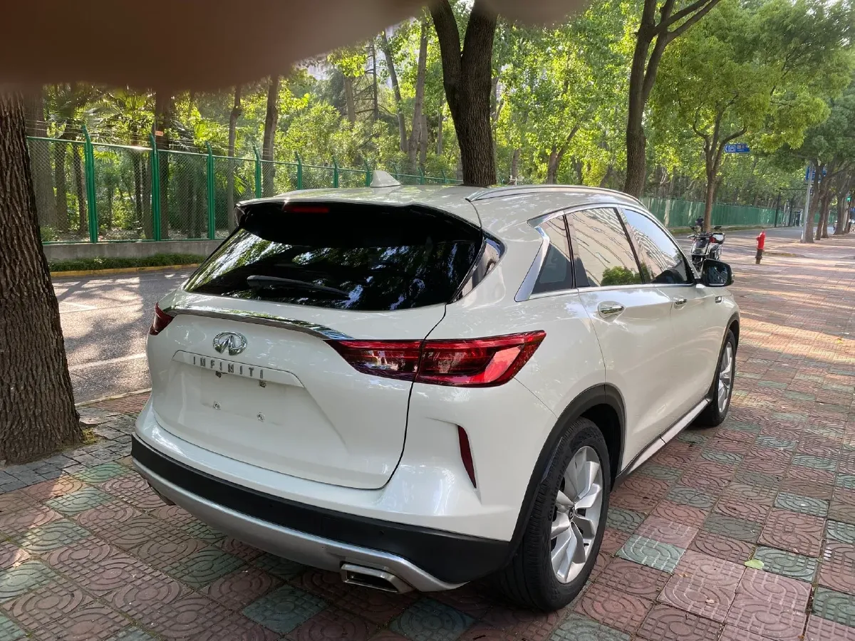 2018 Infiniti QX30 2.0T 211HP L4 7DCT,autocango,china used car exporter,china ev exporter,chinese used car exporter,chinese used ev exporter