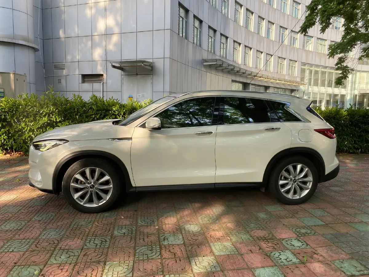 2018 Infiniti QX30 2.0T 211HP L4 7DCT,autocango,china used car exporter,china ev exporter,chinese used car exporter,chinese used ev exporter