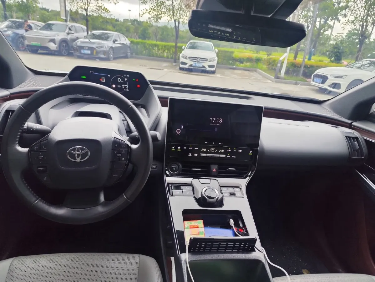 2022 Toyota bZ4X BEV 66.7KWH,autocango,china used car exporter,china ev exporter,chinese used car exporter,chinese used ev exporter