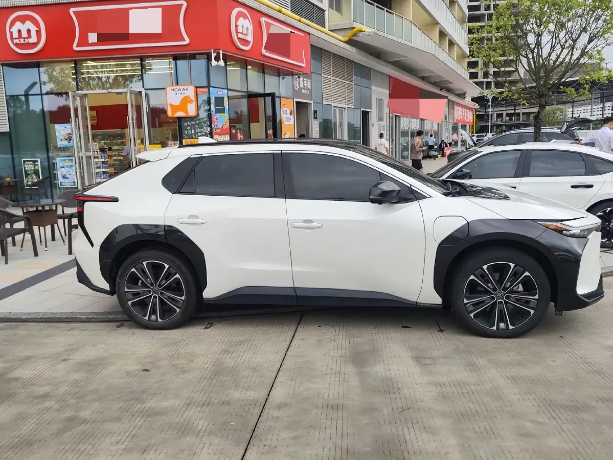 2022 Toyota bZ4X BEV 66.7KWH,autocango,china used car exporter,china ev exporter,chinese used car exporter,chinese used ev exporter