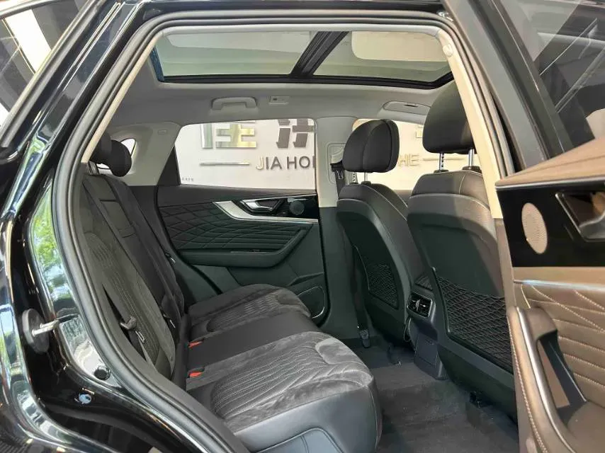 2022 HongQi HS5 2.0T 224HP L4 6AT,autocango,china used car exporter,china ev exporter,chinese used car exporter,chinese used ev exporter