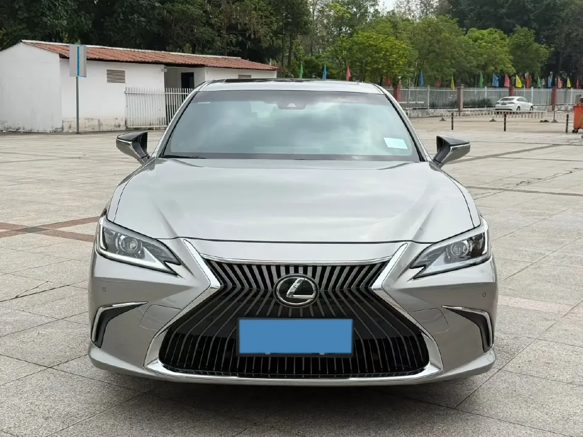 2020 Lexus ES 2.0L 173HP L4 CVT,autocango,china used car exporter,china ev exporter,chinese used car exporter,chinese used ev exporter