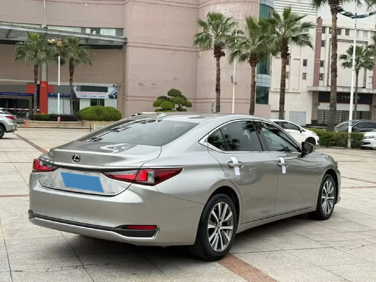 2020 Lexus ES 2.0L 173HP L4 CVT,autocango,china used car exporter,china ev exporter,chinese used car exporter,chinese used ev exporter